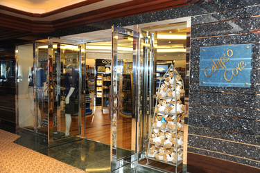 Princess Cruises Royal Class Interior shop 1.jpg